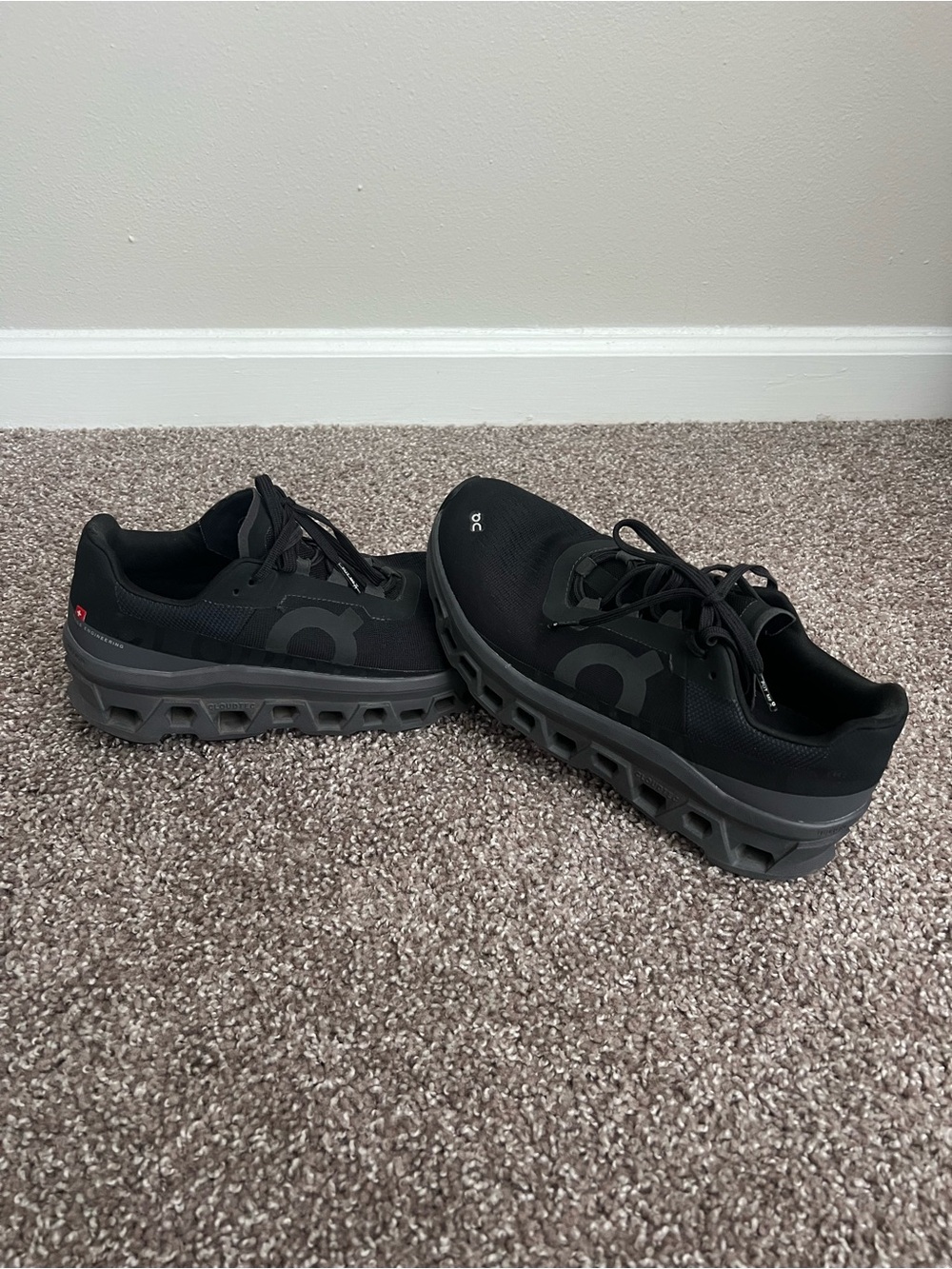 On Clouds size 10 Women’s Shoes